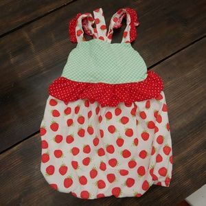 🍓Ricrac & Ruffles Strawberry Bubble🍓